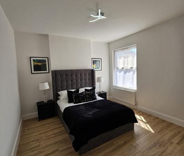 3 bedroom flat to rent - Photo 6