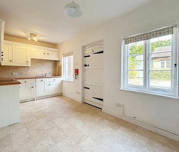2 bedroom terraced house to rent - Photo 2