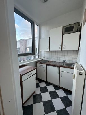 Helle-2-Zimmer-Wohnung mit Balkon mit EBK - Photo 1