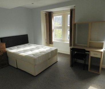 6 bedroom end of terrace house to rent - Photo 5