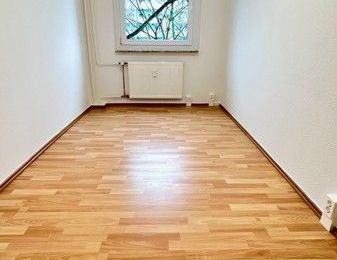 Ansprechende, familienfreundliche 3-Zimmerwohnung mit Balkon ab sofort! - Photo 1