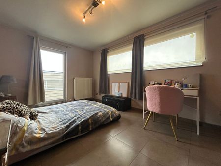 Instapklaar appartement met terras en autostaanplaats in Woubrechtegem (Herzele) - Photo 4