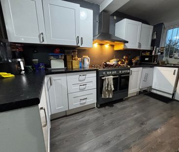 3 bedroom terraced house to rent - Photo 1