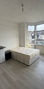 Studio Flat, Jesmond Avenue, HA9 - Photo 3