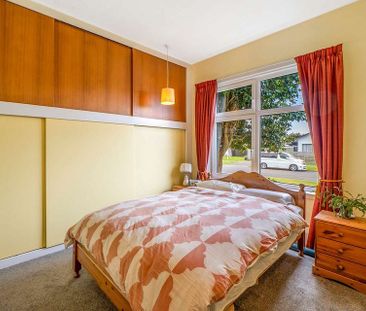 9 month rental-3 bedrooms with double garage - Photo 3