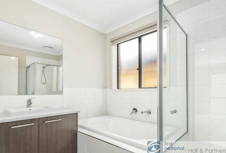 29 Hekela Street, Clyde North - Photo 2