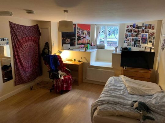 5 bedroom flat to rent - Photo 1