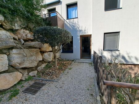 Appartement Villeneuve Les Avignon 1 pièce(s) 22.30 m2 - Place de parking, - Photo 3
