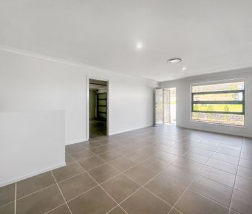 Stunning Brand New Family Home - Photo 4