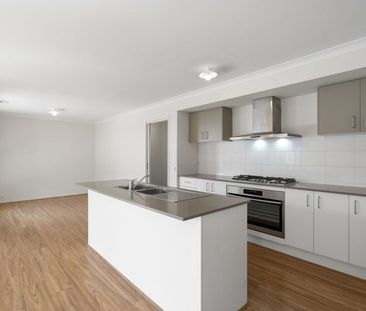 19 Decourcy Way, Armstrong Creek - Photo 5