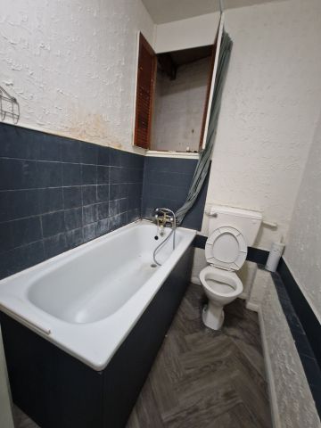 2 Bed Terraced House, Russell Rise, LU1 - Photo 2