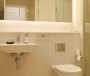 Spacious 1 bedroom 1 bath 1 car fully furnished - Photo 3