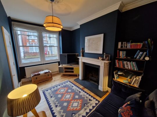 3 Bed Terraced House, Thorpebank Road, W12 - Photo 1