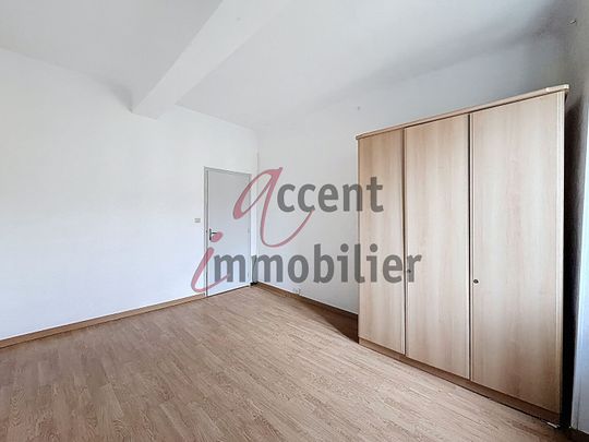 Appartement au 1er étage de 74.46m², situé à Eyragues, - Photo 1
