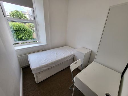 Hulls House, Falmouth - Photo 3