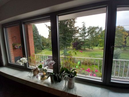 Ruim en licht appartement met prachtig zicht op groen 🌿: 2 slpk en bureau + garage + terras + extra ruimte - Photo 3