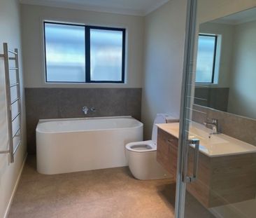 Modern 3-Bedroom Home - Photo 6