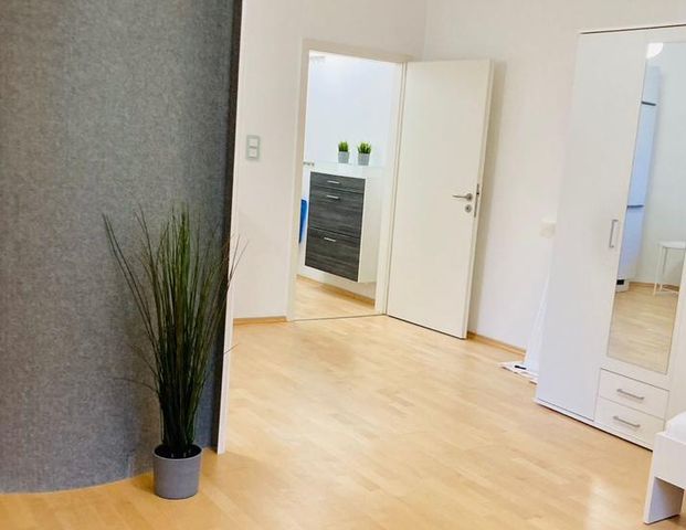 MÖBLIERTES WOHNEN IN DÜSSELDORF - Foto 1