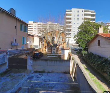 A vendre en exclusivité Appartement Marseille 2 pièces Traversant -... - Photo 3