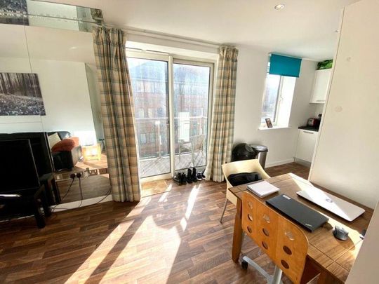 1 bedroom flat to rent - Photo 1