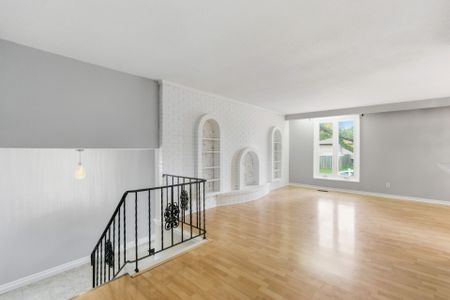 For Lease - 111 BRITTEN Close Unit# Main Fl, Hamilton, Ontario - Photo 2