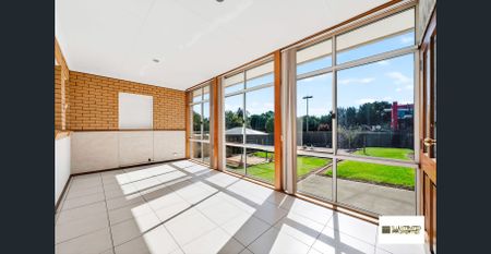 Relaxed, spacious living in a convenient location - Photo 2