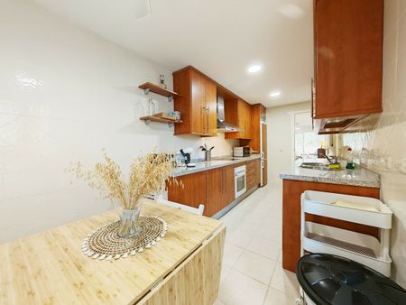2 Bed Apartment for Rent in Elviria - Photo 2