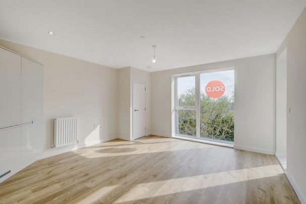 1 bedroom flat to rent - Photo 1