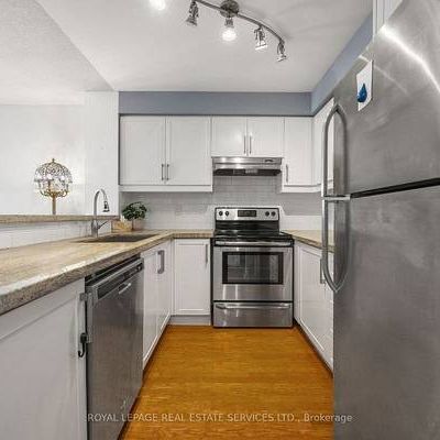 Lake Shore / Parklawn Elegant 2Bdrm +Den Open Concept Layout LakeView - Photo 3