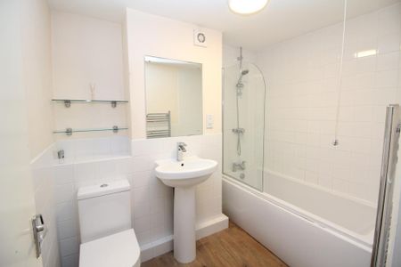 4 bedroom terraced house to rent - Photo 2