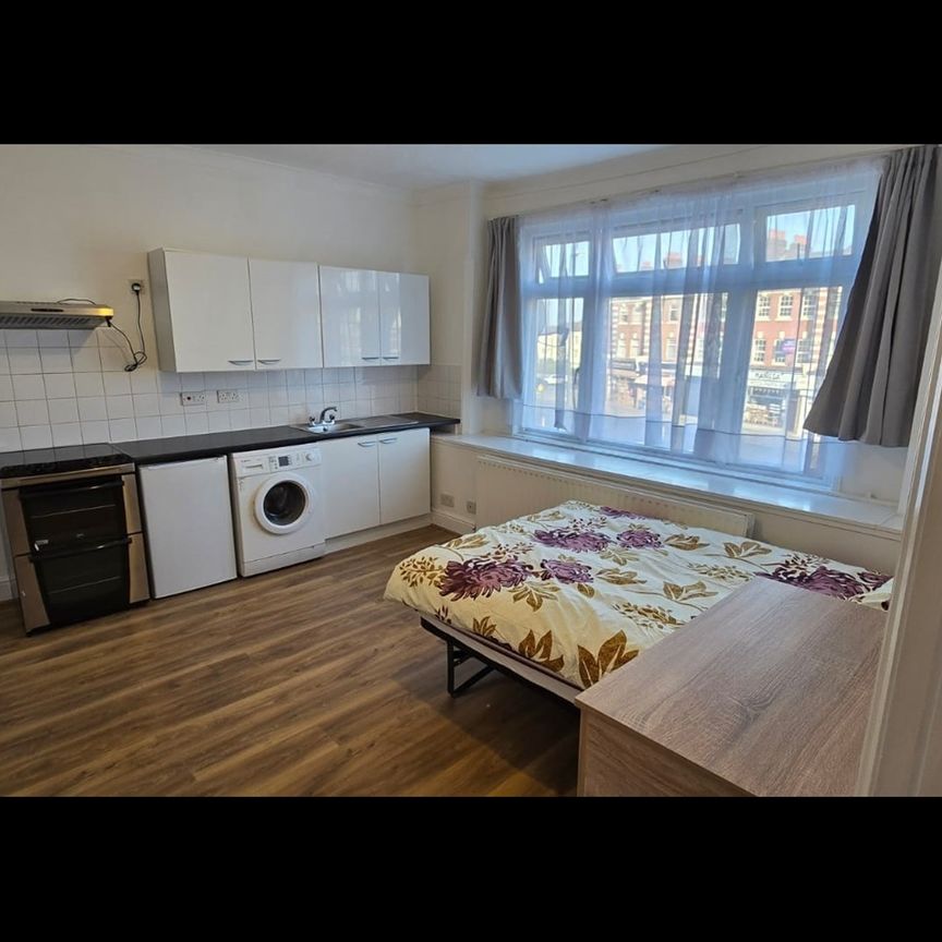 Studio Flat, Green Lanes, N13 - Photo 1