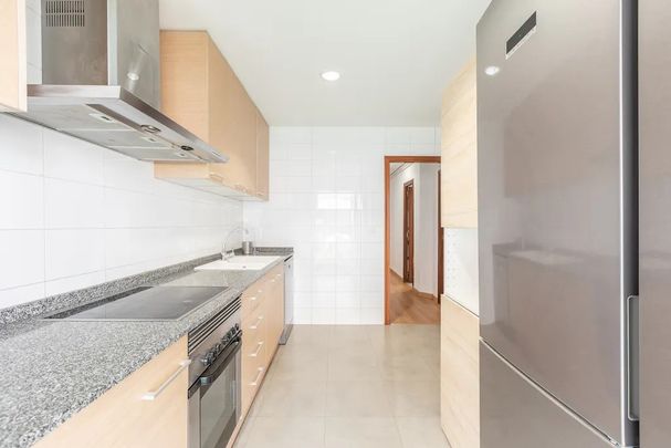 Calle Hernán Cortés, Valencia, Valencian Community 46004 - Photo 1