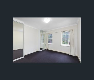 Charming Refurbished Terrace - Photo 2