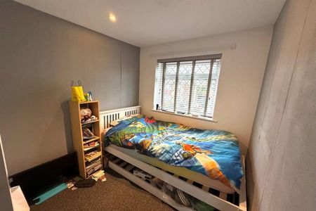 3 Bedroom Semi Detached To Let - Photo 2