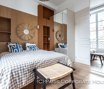 Rue du Marché des Blancs Manteaux, - Photo 3