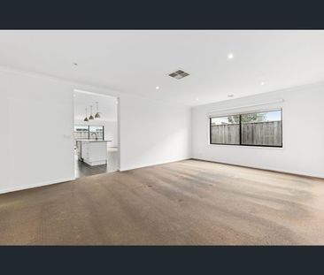 46 Adrian Street, Cranbourne East, Vic 3977 - Photo 5