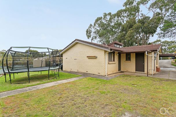 Open the Door to Family-Friendly Living in Aberfoyle Park - Photo 1