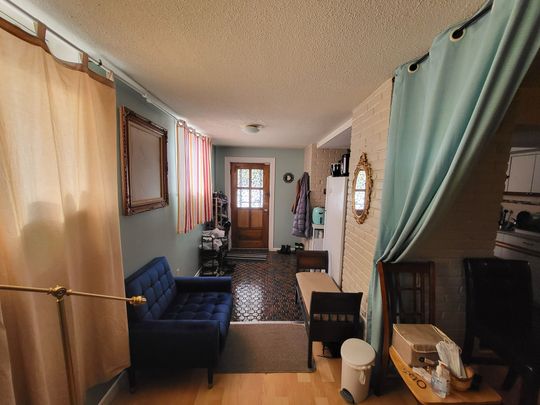 For Lease - 2123 Lawrence Avenue Unit# #1, Toronto, Ontario - Photo 1