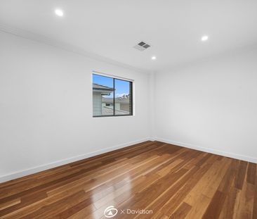 Spacious & Freshly Updated Family Home - Photo 4