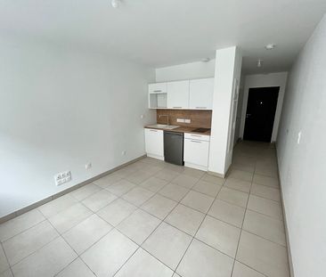 Location Appartement 1 pièce 21m² - Photo 2