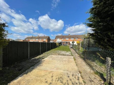 3 bedroom terraced house to rent - Photo 2
