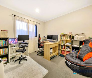 Central LOCATION, Ideal ORIENTATION - Townhouse - Photo 6