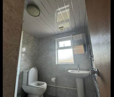 Room in a Shared House, Overstone Road, LU4 - Photo 6