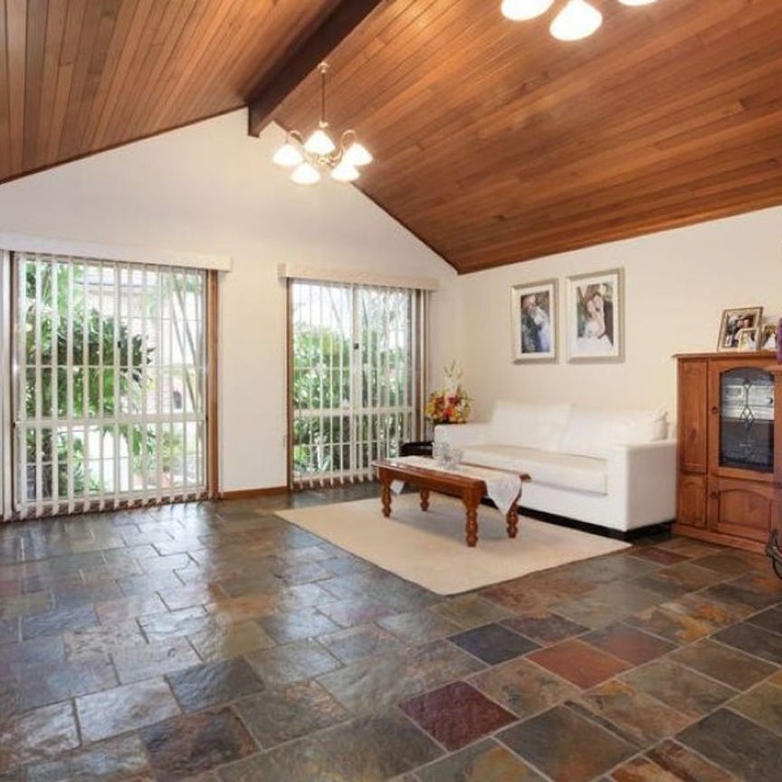 Lovely Home in Quiet Street! - Photo 1