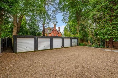 Egerton Road, Weybridge, Surrey, KT13 - Photo 3