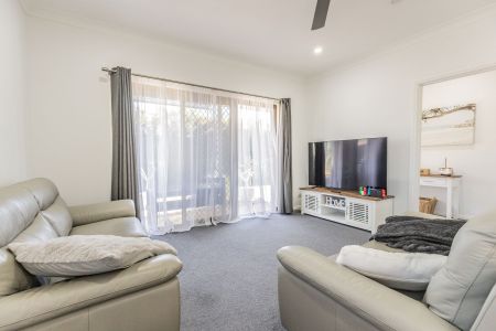 Three bedroom duplex in the heart of Shoal Bay - Photo 2