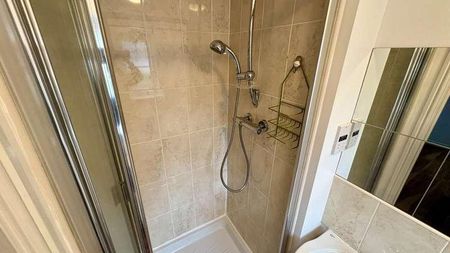 Cambridge Crescent, Birmingham, B15 - Photo 4