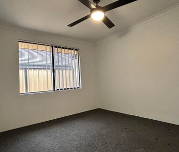WELL PRESENTED FAMILY HOME! - Photo 4