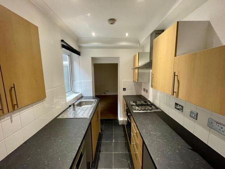 2 bedroom flat to rent - Photo 5