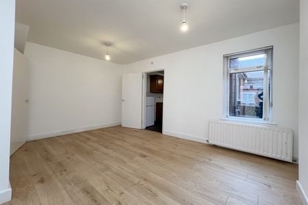 153 Broadway, Belfast, BT12 6HY - Photo 3